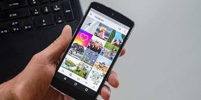 インスタでオンライン中か見る方法【2024最新】ずっと緑の丸があるのは？