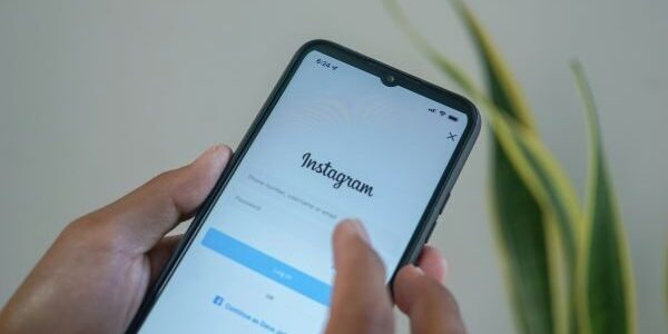 インスタで親しい友達が全員出てこないのはなぜ？フォロワー全員入れたい時のやり方